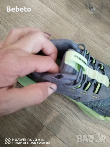 Маратонки Under Armour 30номер, снимка 5 - Детски маратонки - 53972829