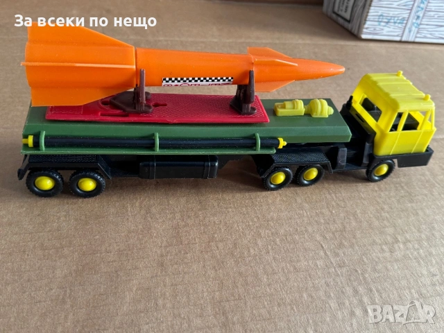 Старо детско соц камионче , ракетовоз ,  от 70-те години, Полша, снимка 8 - Антикварни и старинни предмети - 53922675