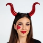 Хелоуин / Halloween диадема с червени сатенени рога и пера_1256086, снимка 2
