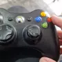 Xbox 360 E 500GB 2 бр джойстика, снимка 3