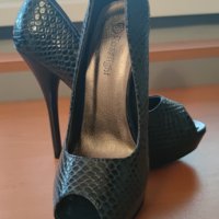 Черни обувки на ток, снимка 3 - Дамски обувки на ток - 35207094