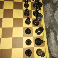 Два стари бакелитени шаха и пулове за табла, снимка 5 - Шах и табла - 30353245