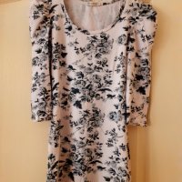 Красива блуза на рози, снимка 1 - Блузи с дълъг ръкав и пуловери - 32027006