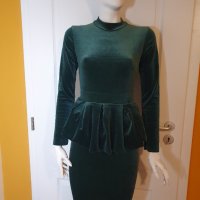 Зелена велурена пеплум рокля MADE IN ITALY, снимка 1 - Рокли - 42891501