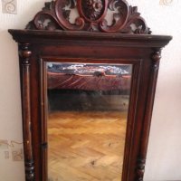 Огледало в стара дървена масивна рамка в орнаменти , снимка 1 - Антикварни и старинни предмети - 40177179