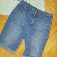 Къси дънкови панталонки Waikiki и блузка H&M, снимка 2 - Детски комплекти - 37681899