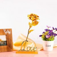 Golden rose 24K Златна роза с поставка- стойка LOVE  Вечен подарък за твоята половинка , снимка 3 - Други стоки за дома - 31675807