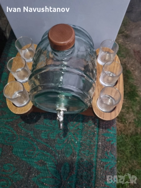 Сервиз включващ буренце за ракия и чаши , снимка 1