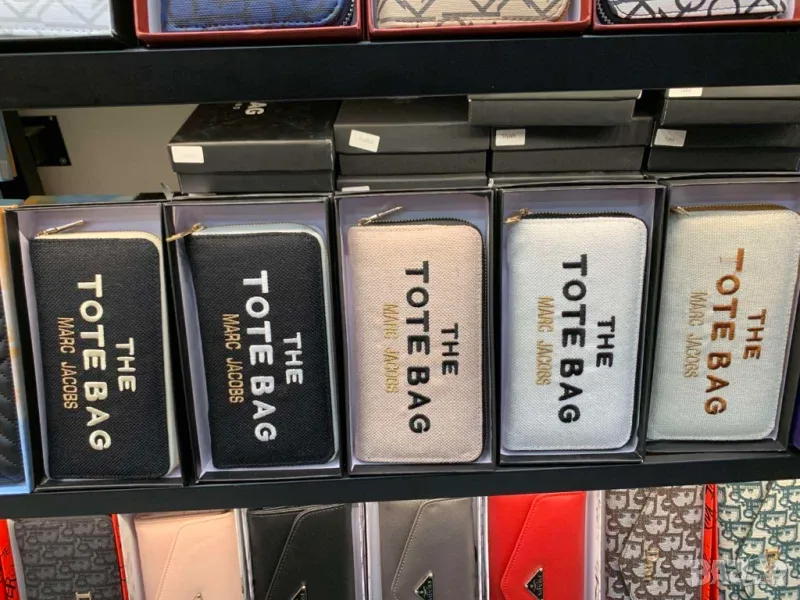 портмонета christian dior prada milano the tote bag marc jacobs , снимка 1