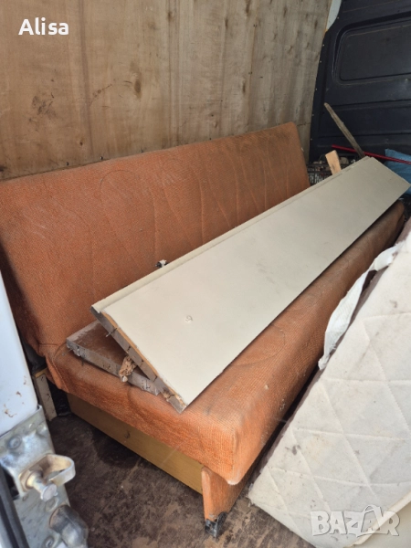 Стар диван, снимка 1