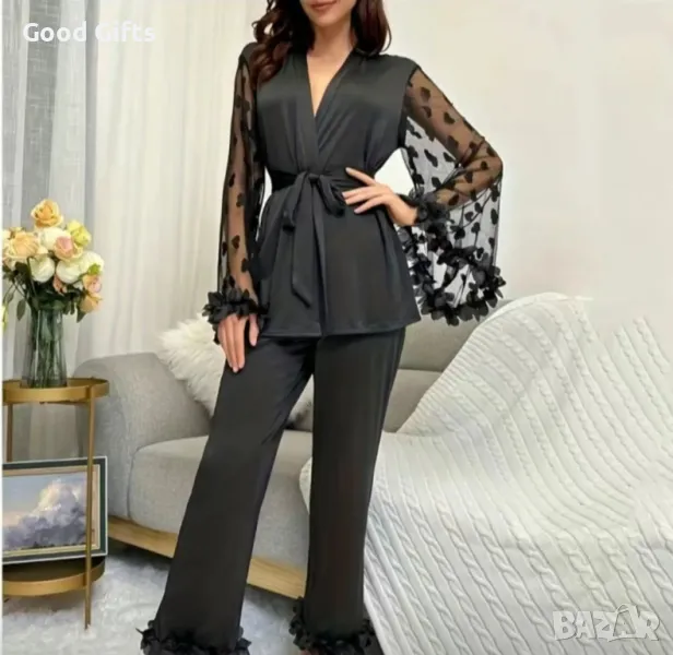 Луксозен дамски комплект с халат и панталон от сатен и дантела , снимка 1