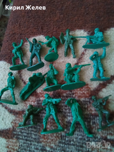 Войници пластмасови 12 броя 51726, снимка 1