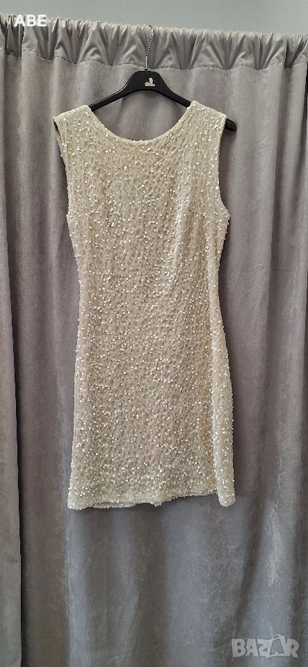 Бяла велурена рокля с пайети, снимка 1