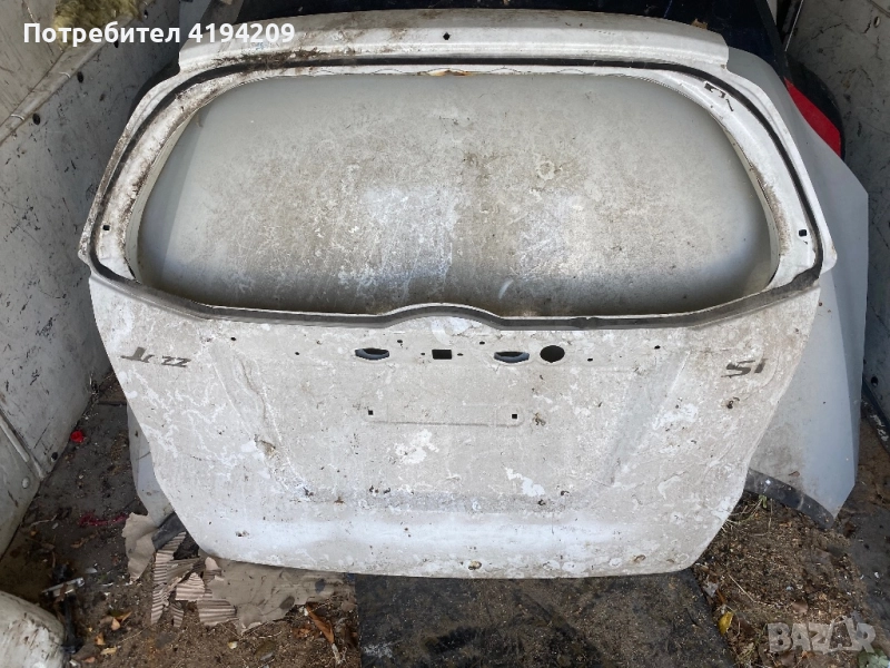 Jazz заден капак забележка долната част , снимка 1