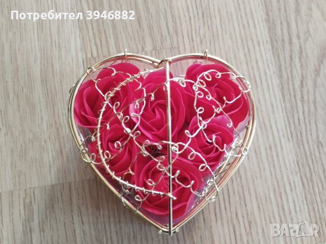 Подаръчен комплект - сапунени рози в красива кутийка