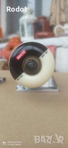 Скейтборд машинки/колесари/ и колела Globe 52 мм skate trucks, снимка 10 - Скейтборд, ховърборд, уейвборд - 52324957