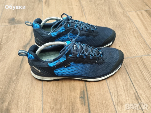 Туристически обувки Meindl