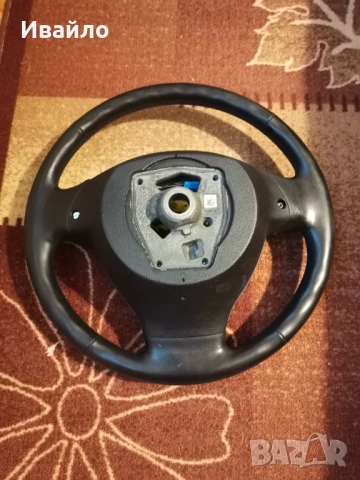 Продавам волан за БМВ F10 F11 с подгрев , снимка 3 - Части - 53357074