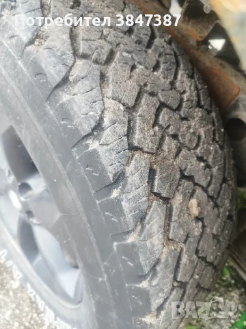 17" джанти с гуми Нисан, снимка 2 - Гуми и джанти - 49793621