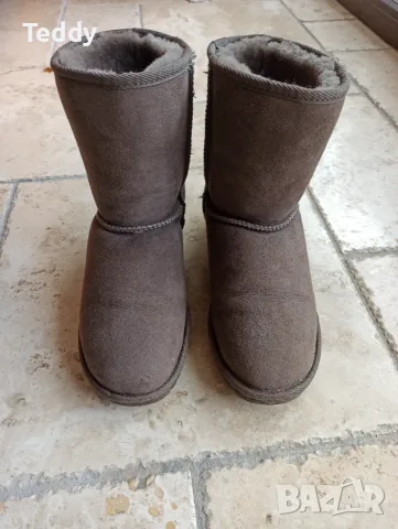Оригинални боти/ботуши UGG AUSTRALIA Warmbat, номер 39-40, снимка 11 - Дамски боти - 56103301