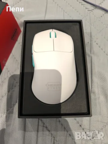 Безжична геймърска мишка Cherry Xtrfy M64, бяла