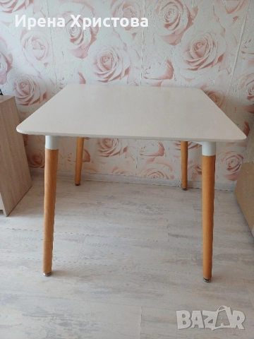 Трапезна маса 80х80