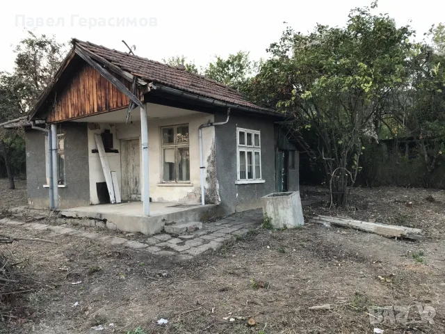 Продавам къща с двор находяща се в СО "Хоталич - Крушевски баир"