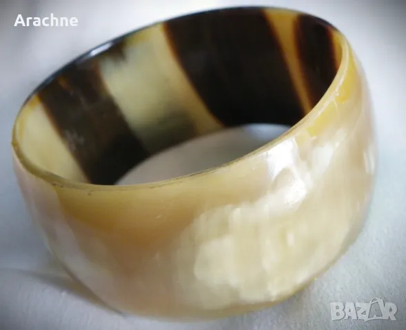 Широка гривна от рог на американски бизон-buffalo horn, снимка 2 - Гривни - 49974215