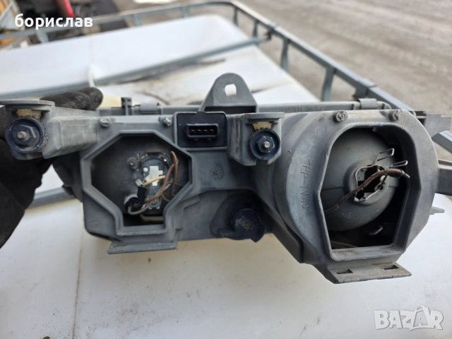 Десен фар за Алфа Ромео 146, снимка 2 - Части - 52619658