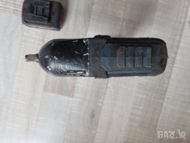 Ударен гайковерт BOSCH GDS 18V Li - HT и батерия 5А, снимка 5 - Винтоверти - 56325074