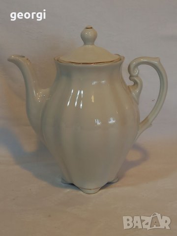 Порцеланов чайник