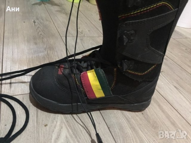 Сноуборд обувки THIRTYTWO 39 номер, снимка 4 - Зимни спортове - 30745984