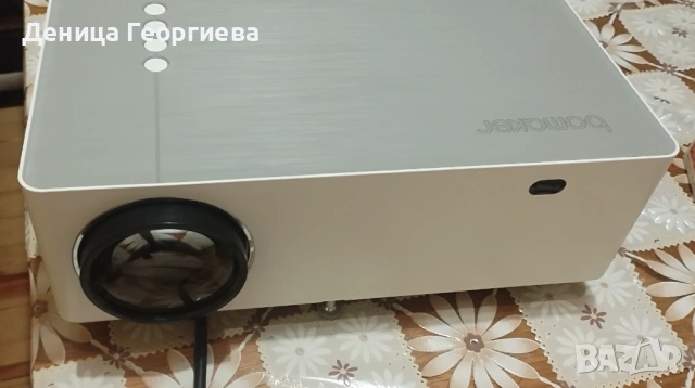 Продавам чисто нов проектор Bomaker parrot 1