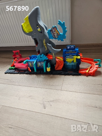 Hot wheels автомивка акула, снимка 2 - Коли, камиони, мотори, писти - 52509246