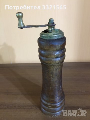 Дървена мелничка за подправки, снимка 3 - Антикварни и старинни предмети - 39721424