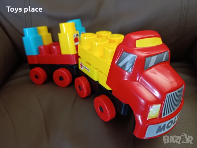 Molto Строител камион с големи части
