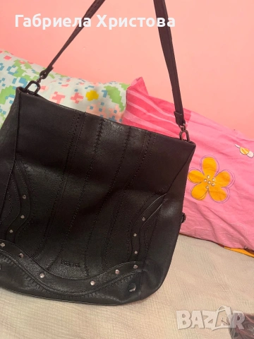 Дамска чанта Desiqual , няколко начина за носене 