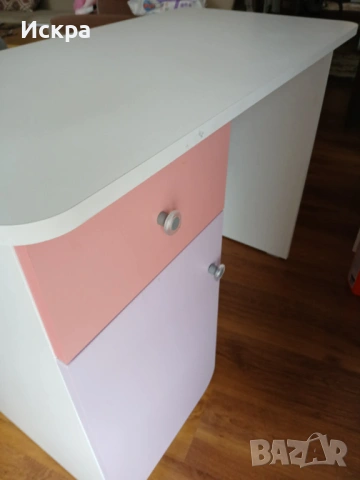 Продавам бюро-60 евро