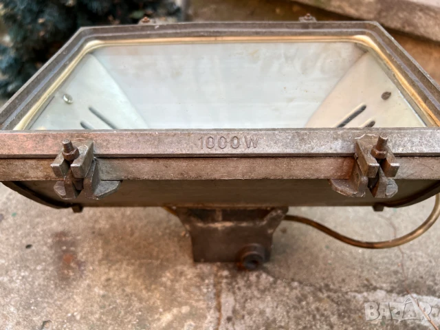 Голям алуминиев прожектор 1000 W, снимка 2 - Антикварни и старинни предмети - 50924881
