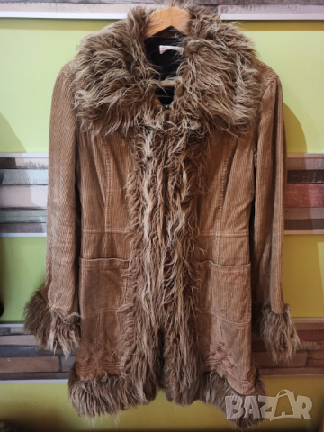Дамско палто от рипсено кадифе с яка, снимка 1 - Якета - 44448793