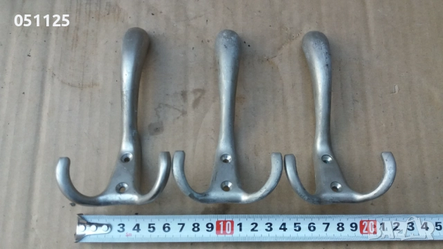 масивни бронзови закачалки - 3 броя 