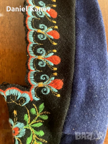 Фолклорни терлици , снимка 2 - Антикварни и старинни предмети - 50914636