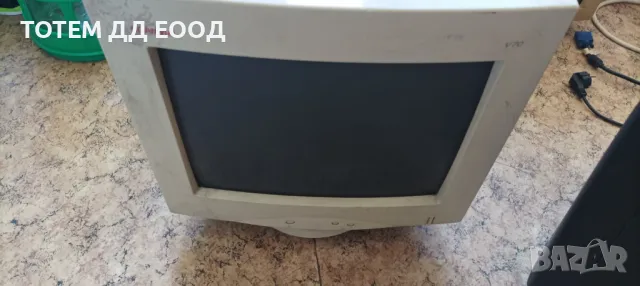 Компютърна периферия, снимка 2 - Монитори - 49760071