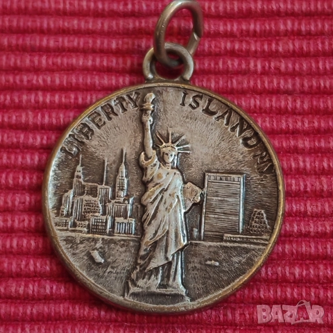Медальон, ключодържател Ню Йорк Liberty. , снимка 3 - Колекции - 52802691
