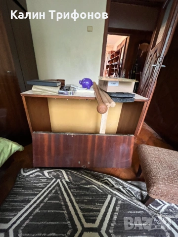 Подарявам стари запазени мебели, снимка 3 - Гардероби - 54281665