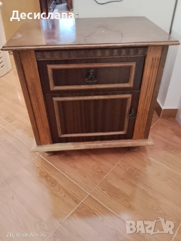 Продавам стари мебели, снимка 11 - Шкафове - 53219201