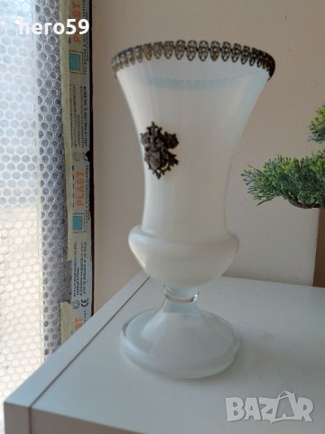Стъклена ваза-двуцветно стъкло с метални орнаменти, снимка 5 - Вази - 40838308
