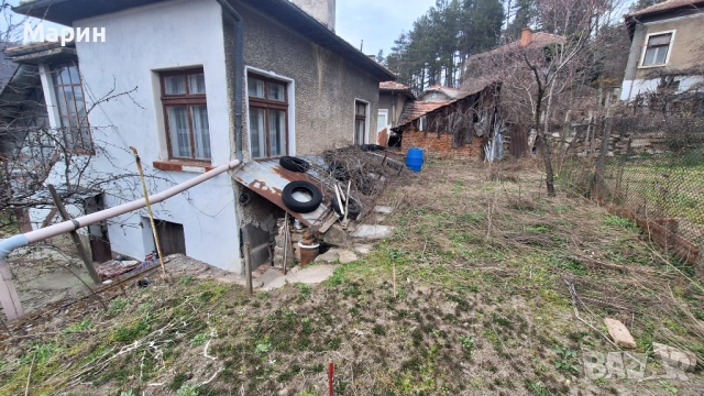 Продава се 2-етажна къща в широкия център на Габрово, снимка 13 - Къщи - 53928119