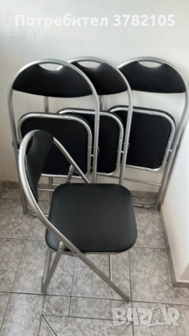Продавам комплект 4 бр. нови сгъваеми столове за кухня