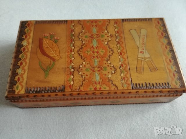 Дървена кутия за цигари, снимка 2 - Антикварни и старинни предмети - 37227815